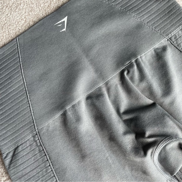 Gymshark | Vital Seamless Leggings | GREY - SMALL - Picture 6 of 9